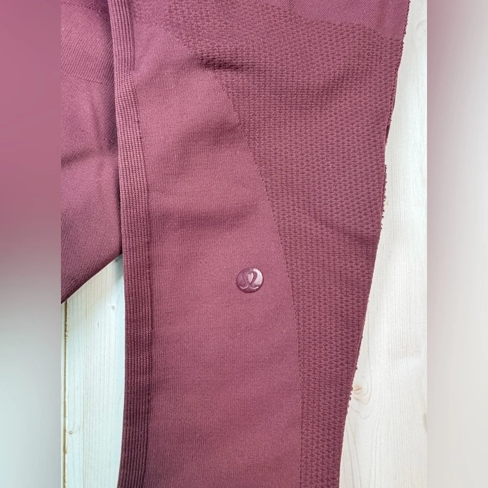 Lululemon Zone In Crop in Bordeaux Drama Size 4